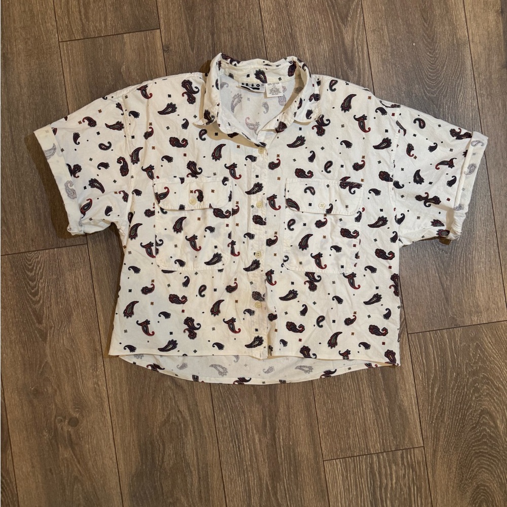 Vintage White and Black Paisley Crop Button Up